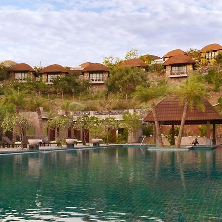 The Ananta Udaipur Hotel Екстериор снимка