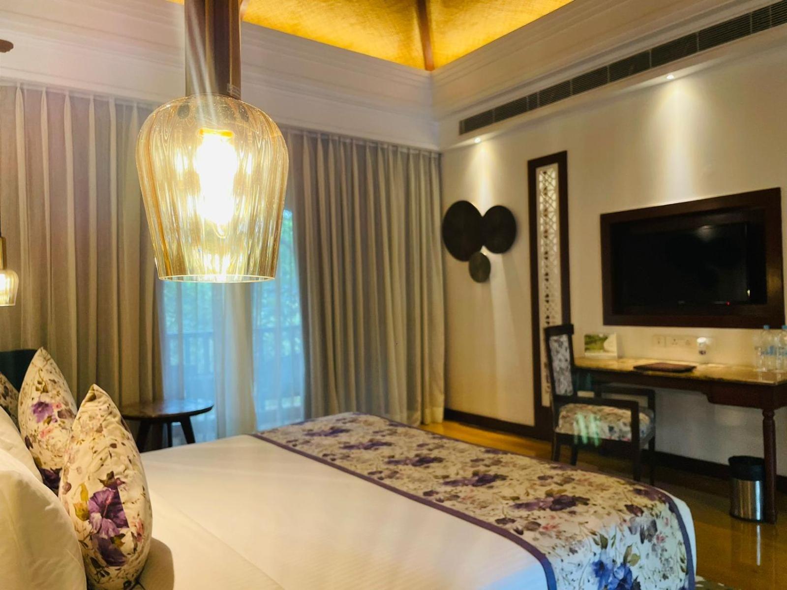 The Ananta Udaipur Hotel Екстериор снимка