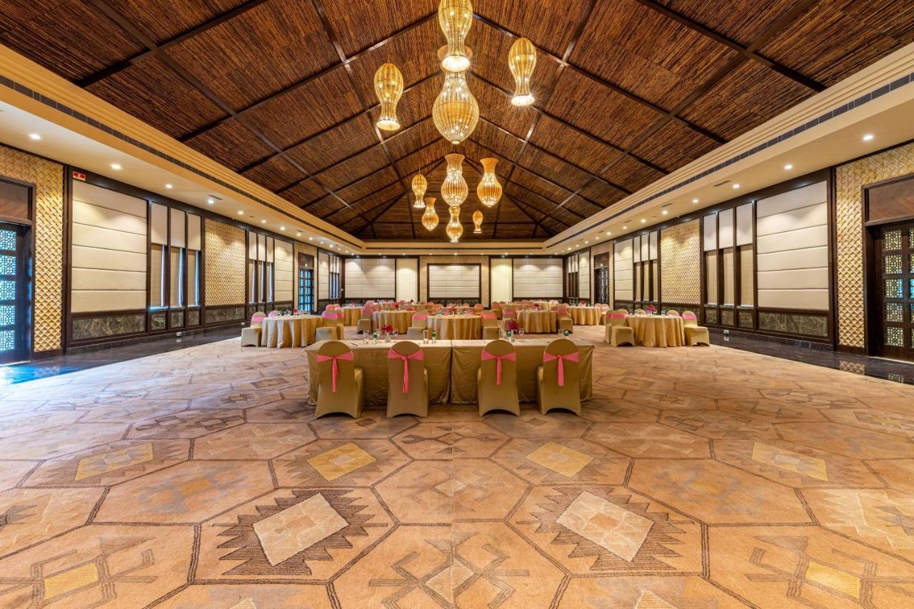 The Ananta Udaipur Hotel Екстериор снимка
